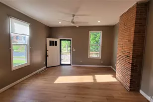 3712 Phillips Pl, Saint Louis, MO 63116 - Photo 9