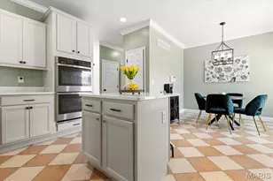 21 W Waymire Ave, Saint Louis, MO 63119 - Photo 9