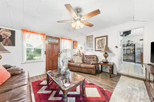 1225 Sunbeam Ln, Saint Louis, MO 63137 - Photo 13