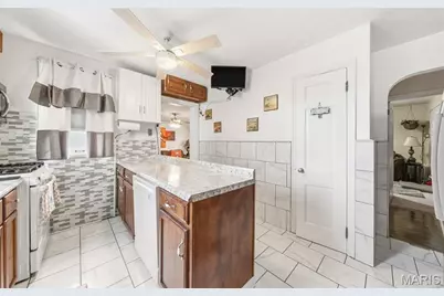 1225 Sunbeam Lane, Saint Louis, MO 63137 - Photo 9