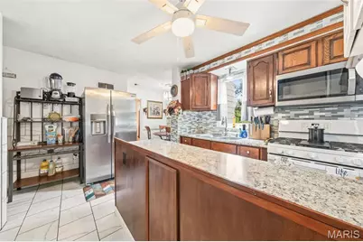 1225 Sunbeam Lane, Saint Louis, MO 63137 - Photo 11