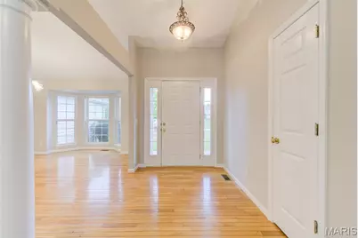 819 Hidden Spring Drive, Saint Charles, MO 63304 - Photo 3