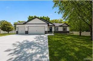 400 Chantilly Ct, Warrenton, MO 63383 - Photo 1
