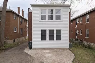 1173 Moorlands Dr, Richmond Heights, MO 63117 - Photo 9