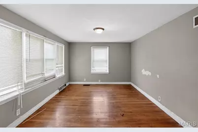 8110 Underhill Drive, University City, MO 63114 - Photo 7