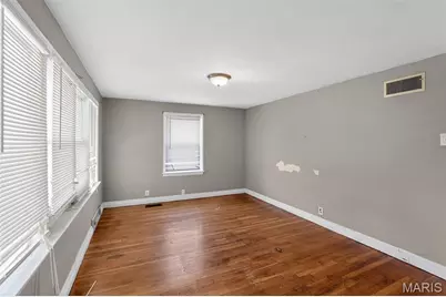 8110 Underhill Drive, University City, MO 63114 - Photo 5