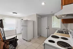 8110 Underhill Dr, University City, MO 63114 - Photo 13