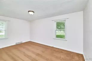 1802 S New Florissant Rd, Florissant, MO 63031 - Photo 17