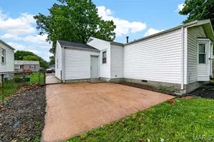 860 Loekes Dr, Florissant, MO 63031 - Photo 29