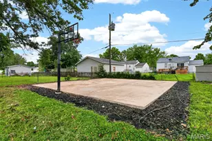 860 Loekes Dr, Florissant, MO 63031 - Photo 25