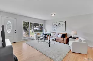 1592 Mendell Dr, University City, MO 63130 - Photo 5