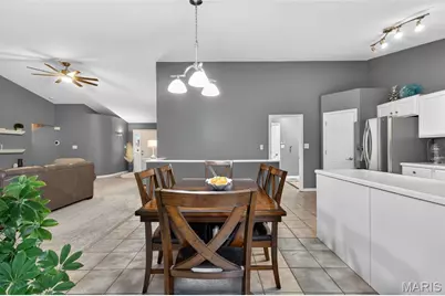 614 S Carolina Court, Saint Charles, MO 63303 - Photo 11