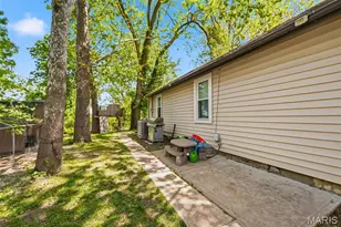 2427 N 7th St, Saint Charles, MO 63301 - Photo 5