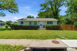 1 Oxford Pl, Saint Charles, MO 63301 - Photo 3