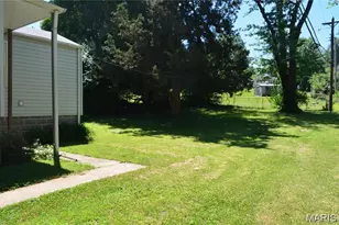 9578 Breckenridge Rd, Breckenridge Hills, MO 63114 - Photo 3
