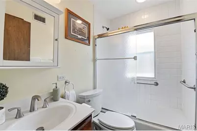 3829 Burgen Avenue, Saint Louis, MO 63116 - Photo 15