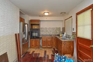 247 Royce Dr, Ferguson, MO 63135 - Photo 9