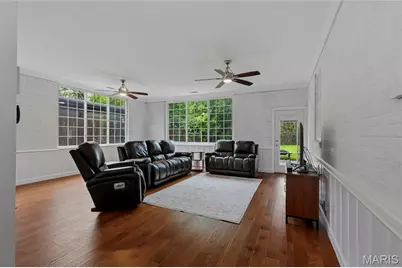 986 Glenbrook Avenue, Glendale, MO 63122 - Photo 7