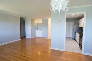 8631 Old Bonhomme Rd, Saint Louis, MO 63132 - Photo 7