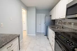 8631 Old Bonhomme Rd, Saint Louis, MO 63132 - Photo 11