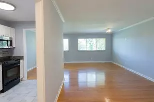 8631 Old Bonhomme Rd, Saint Louis, MO 63132 - Photo 5