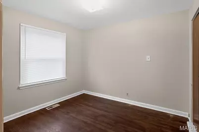 10428 Ashbrook Drive, Saint Louis, MO 63137 - Photo 13