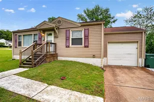 10428 Ashbrook Dr, Saint Louis, MO 63137 - Photo 3