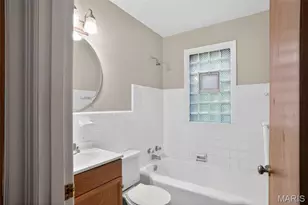 10428 Ashbrook Dr, Saint Louis, MO 63137 - Photo 23