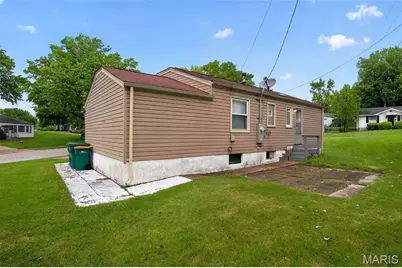 10428 Ashbrook Drive, Saint Louis, MO 63137 - Photo 7
