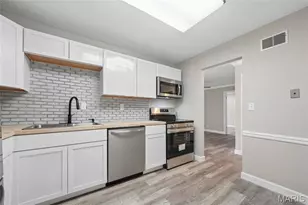 1279 Guelbreth Lane, Saint Louis, MO 63146 - Photo 15