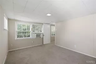 9 Berry Wood Dr, Glendale, MO 63122 - Photo 35