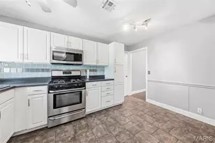 12579 Merrick Dr, Saint Louis, MO 63146 - Photo 17