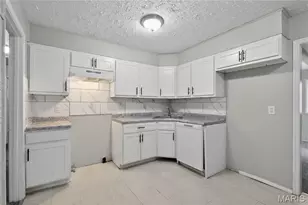 1012 Forestwood Dr, Saint Louis, MO 63135 - Photo 21