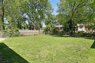 9137 Harold Dr, Woodson Terrace, MO 63134 - Photo 39