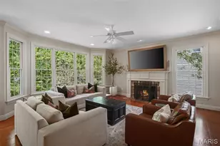 7 Flynn Forest Ln, Glendale, MO 63122 - Photo 9