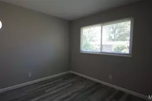 10215 Monarch Dr, Saint Louis, MO 63136 - Photo 15