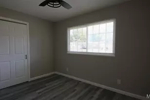 10215 Monarch Dr, Saint Louis, MO 63136 - Photo 13
