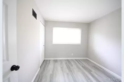 10215 Monarch Drive, Saint Louis, MO 63136 - Photo 7