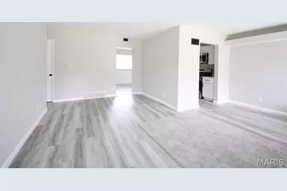 10215 Monarch Drive, Saint Louis, MO 63136 - Photo 3