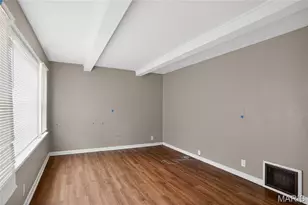 10080 Coburg Lands Dr, Saint Louis, MO 63137 - Photo 9