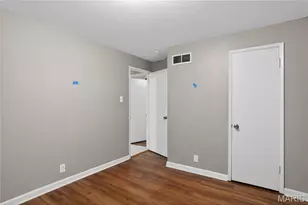 10080 Coburg Lands Dr, Saint Louis, MO 63137 - Photo 15
