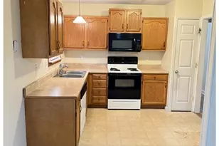 1460 Fox Run Dr, Florissant, MO 63033 - Photo 5