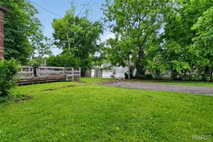 321 Henquin Dr, Saint Louis, MO 63135 - Photo 9