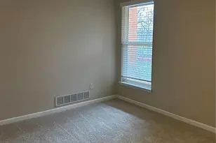 1951 Greenpoint Dr, Kirkwood, MO 63122 - Photo 29