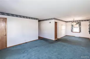 11048 Ridge Forest Ct, Saint Louis, MO 63126 - Photo 5