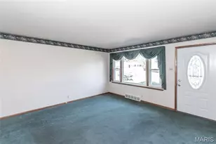 11048 Ridge Forest Ct, Saint Louis, MO 63126 - Photo 3