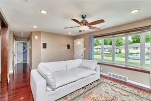 130 Pompano Ln, Florissant, MO 63031 - Photo 5