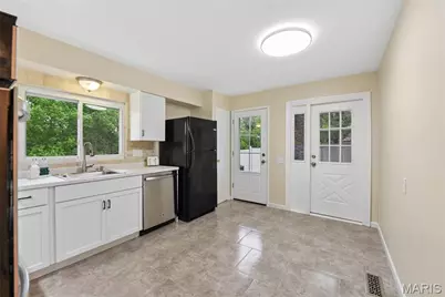 13028 Ambois Drive, Creve Coeur, MO 63141 - Photo 13
