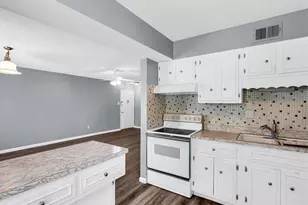 1673 Herault Pl, Saint Louis, MO 63125 - Photo 13