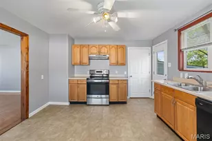 1107 W Congress St, Pacific, MO 63069 - Photo 9